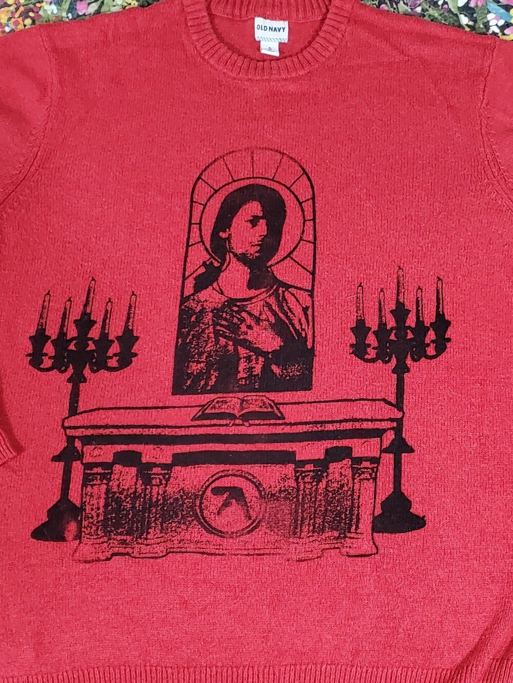 old navy red crewneck sweater with black graphic "aphyx twin"
